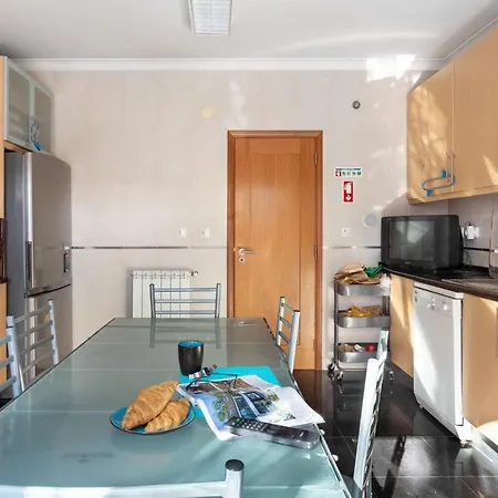 Altido Stunning 4-br House With Private Yard In 別荘 *