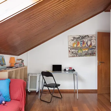 Altido Stunning 4-br House With Private Yard In エストリル