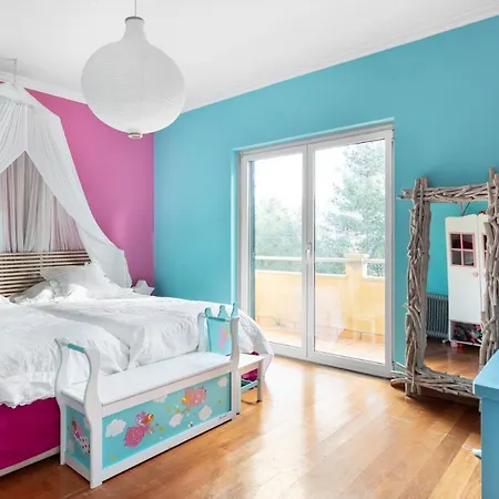 別荘 Altido Stunning 4-br House With Private Yard In *
