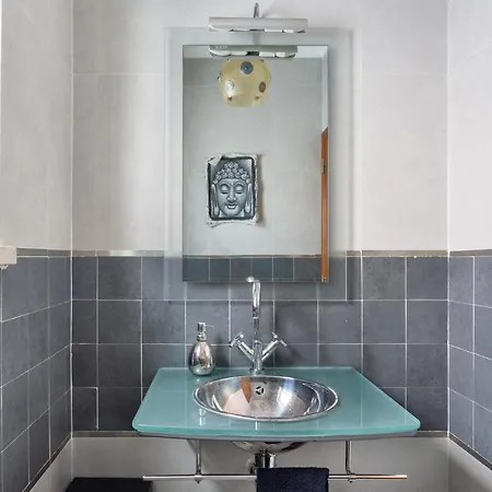 Altido Stunning 4-br House With Private Yard In 別荘 エストリル